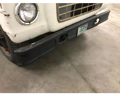 Ford LN700 Bumper Assembly, Front