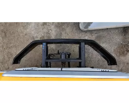 Ford LN8000 Bumper Assembly, Front