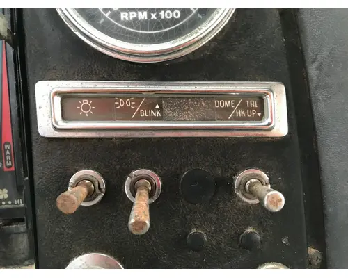 Ford LN8000 Dash Assembly