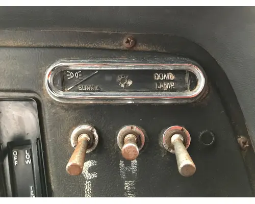 Ford LN8000 Dash Assembly