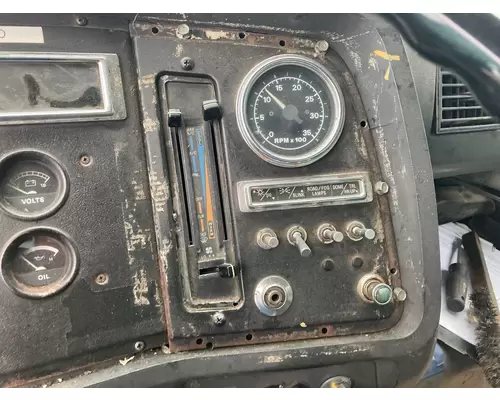 Ford LN8000 Dash Assembly