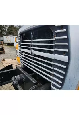 Ford LN8000 Grille