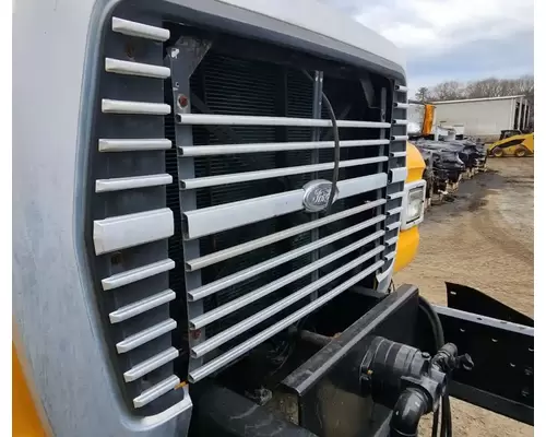 Ford LN8000 Grille