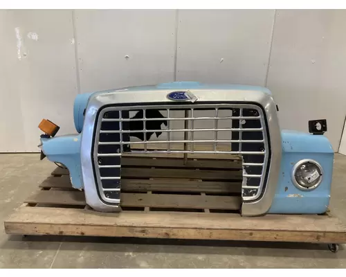 Ford LN8000 Hood