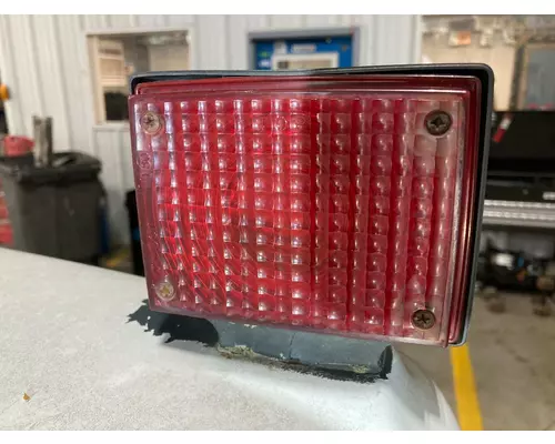 Ford LNT9000 Headlamp Assembly