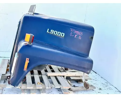 Ford LNT9000 Hood