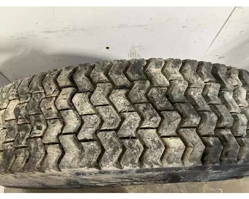 Ford LNT9000 Tires