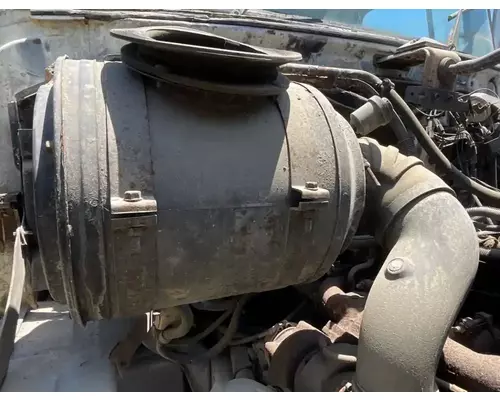 Ford LT8000 Air Cleaner