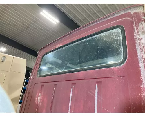 Ford LT8000 Back Glass