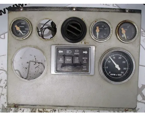 Ford LT8000 Instrument Cluster