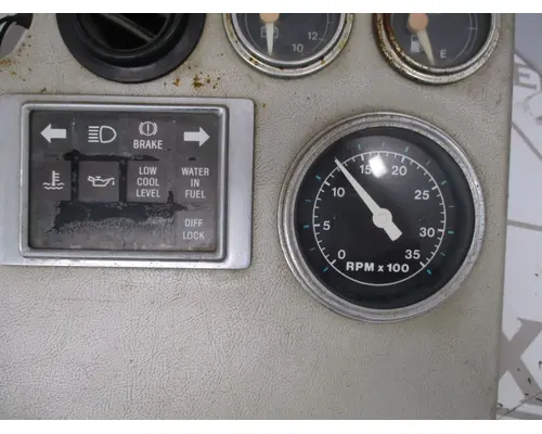 Ford LT8000 Instrument Cluster