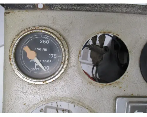 Ford LT8000 Instrument Cluster