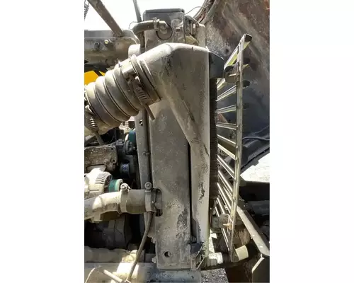 Ford LT8000 Radiator