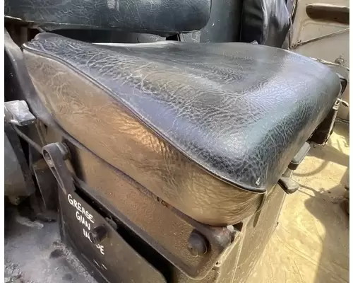 Ford LT8000 Seat, Front