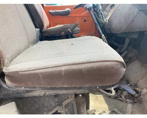 Ford LT8000 Seat (Mech Suspension Seat)