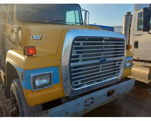 Ford LT9000 Hood