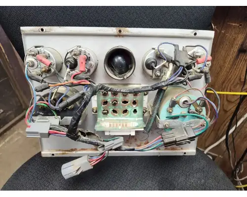 Ford LT9000 Instrument Cluster
