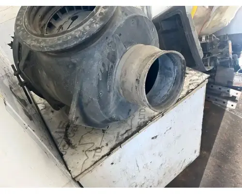 Ford LT9513 LOUISVILLE 113 Air Cleaner