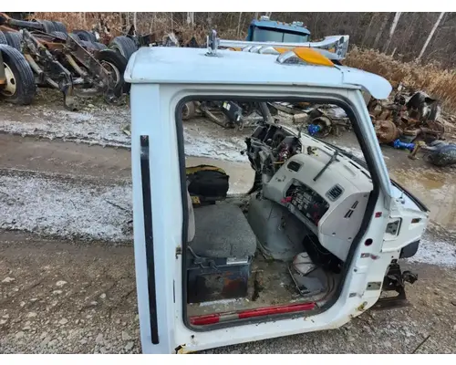Ford LT9513 LOUISVILLE 113 Cab