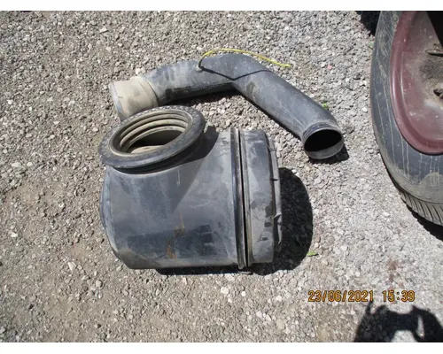 Ford LT9513 Air Cleaner