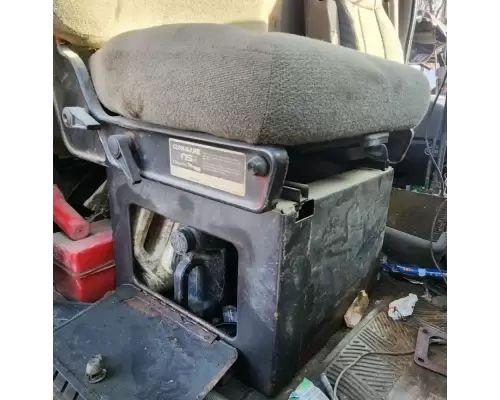 Ford LT9522 Louisville 122 Seat, Front