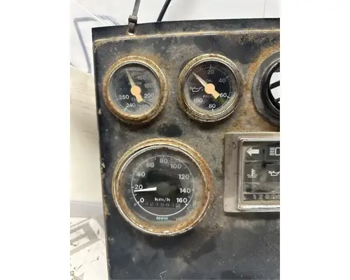 Ford LTL9000 Instrument Cluster