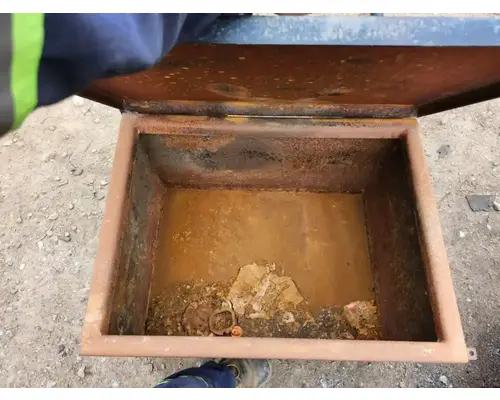 Ford LTL9000 Tool Box