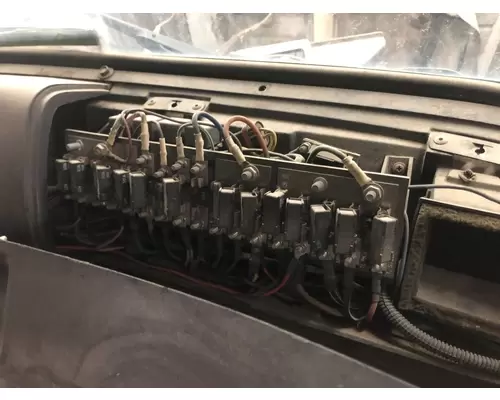 Ford LTLA9000 Fuse Box