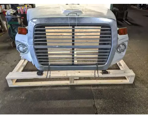 Ford LTS8000 Hood