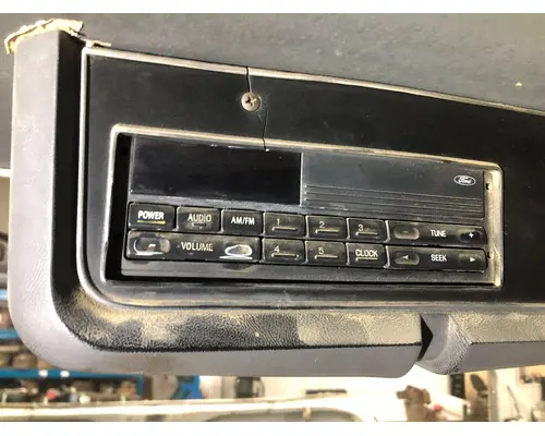 Radio Ford LN8000 Vander Haags Inc Sf