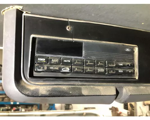 Radio Ford LN8000 Vander Haags Inc Sf