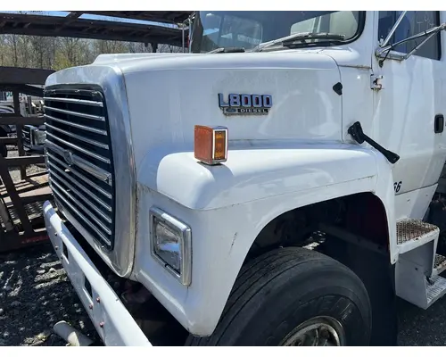 Hood FORD LNT8000 Truck Salvage International Inc