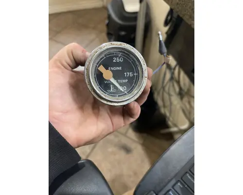 Gauges (all) FORD LNT9000 Truck Salvage International Inc