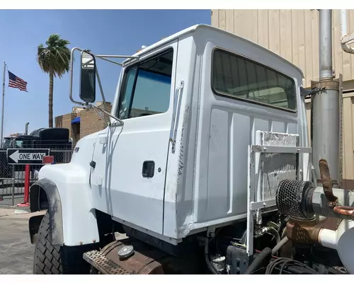 Cab FORD LT9000 American Truck Salvage