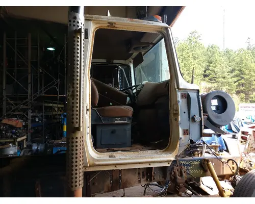 Seat, Front FORD LT9000 Crest Truck Parts