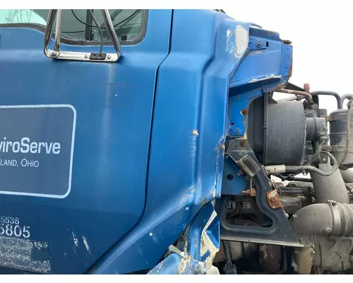 Cab FORD LT9513 LOUISVILLE 113 Vander Haags Inc Col