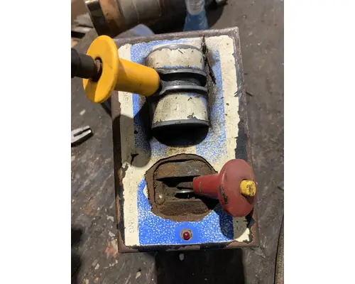 PTO FORD LT9522 LOUISVILLE 122 Truck Salvage International Inc