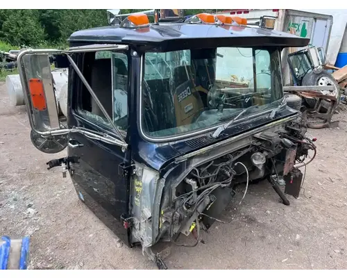 Cab Ford LTL9000 Dixie Truck Centre