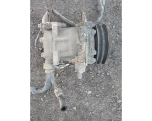 Alternator FORD LTS9000 Truck Salvage International Inc