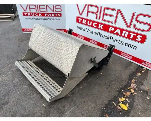 Battery Box FREIGHTLINER  Vriens Truck Parts