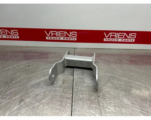 Brackets, Misc. FREIGHTLINER  Vriens Truck Parts