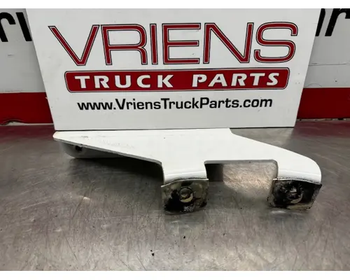 Brackets, Misc. FREIGHTLINER  Vriens Truck Parts