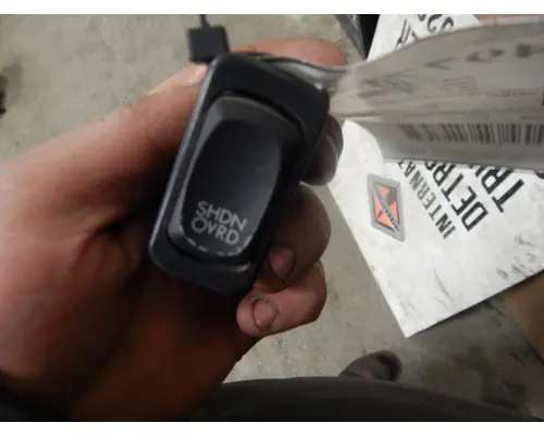 Dash / Console Switch FREIGHTLINER  K &amp; R Truck Sales, Inc.