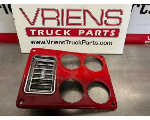Dash Panel FREIGHTLINER  Vriens Truck Parts