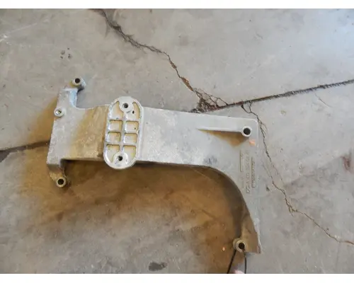 Engine Mounts FREIGHTLINER  K &amp; R Truck Sales, Inc.