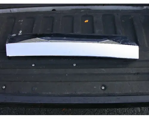 Grille FREIGHTLINER  Charlotte Truck Parts,inc.