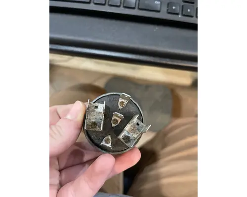 Ignition Switch FREIGHTLINER  Truck Salvage International Inc