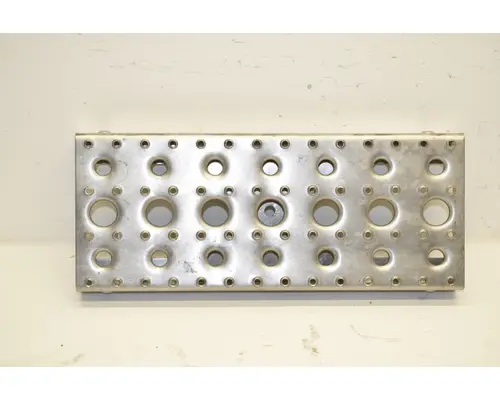 Step FREIGHTLINER  Frontier Truck Parts