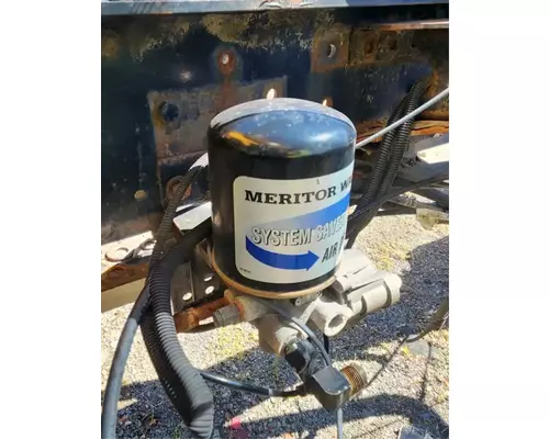 Freightliner 108SD Air Drier
