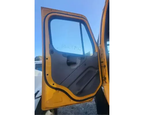 Freightliner 108SD Door Assembly, Front